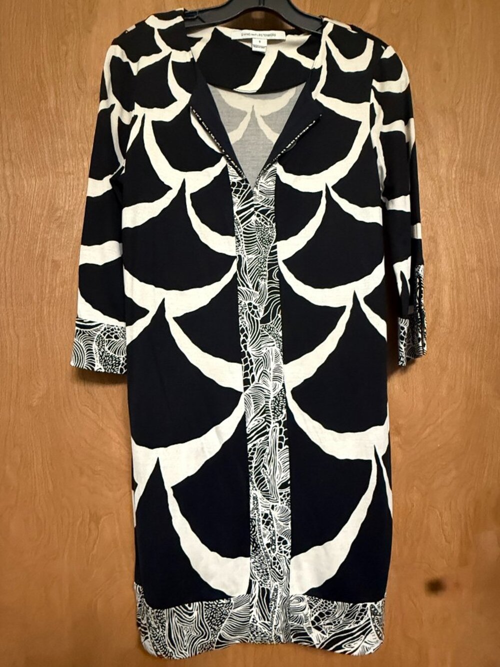 DIANE VON FURSTENBERG Black & White Dress Size 6